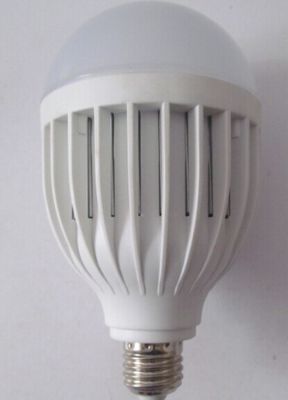 Yüksek Lümen 12W 1150LM IP45 Epistar Plastik Konut LED Küre Ampüller Fabrikalar