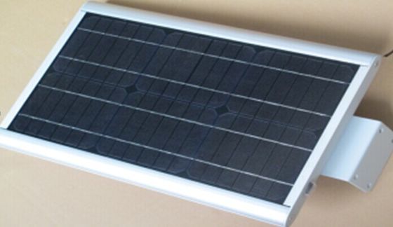 Yüksek Lumen 50W Saf Beyaz IP66 Dış All-In-One Güneş LED Sokak Lambaları