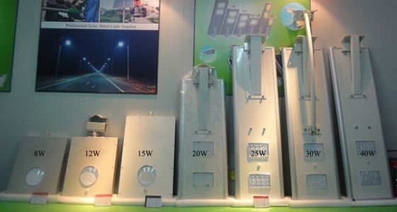 Yüksek Lumen 50W Saf Beyaz IP66 Dış All-In-One Güneş LED Sokak Lambaları